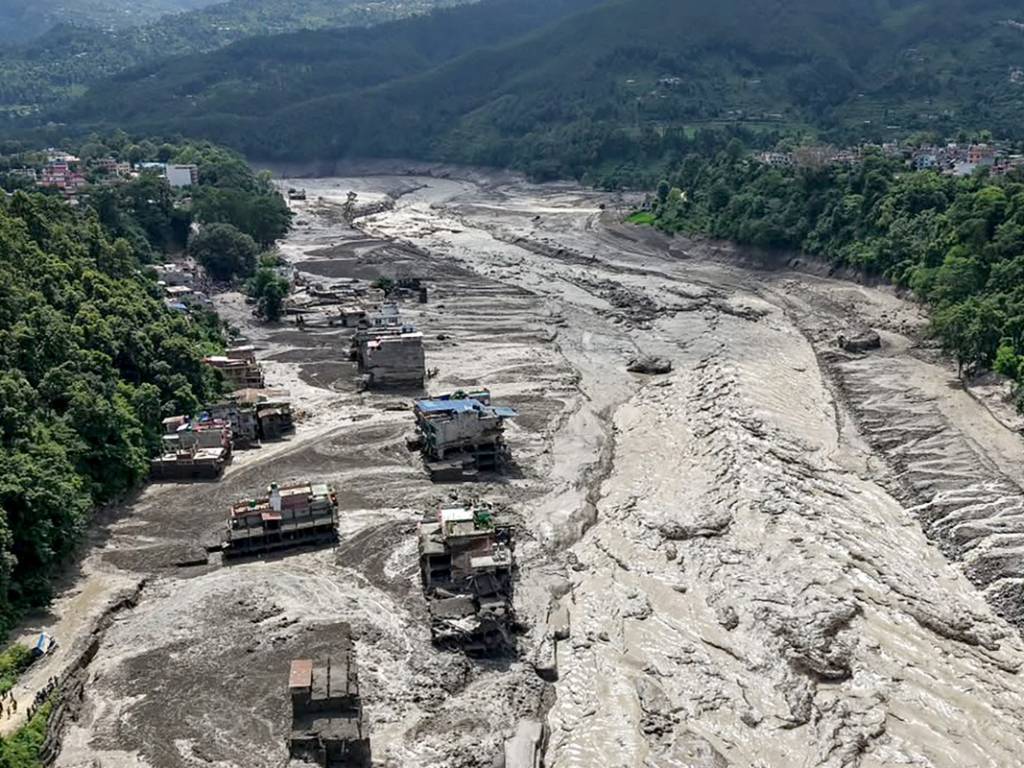 Nepal-Deslave-Frontera-China