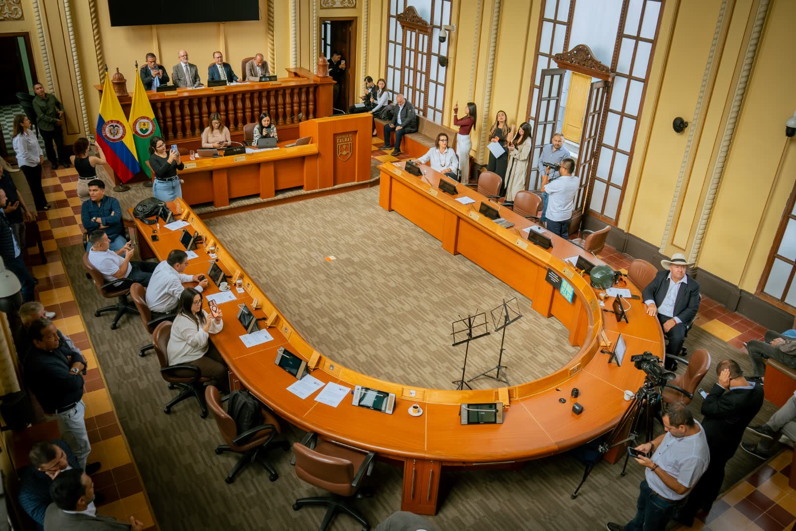 Sesión legislativa de la Duma del departamento de Caldas