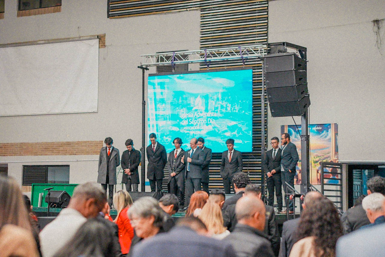 Viviendo la Misión 7-70 desafía a más de mil laicos a evangelizar Bogotá